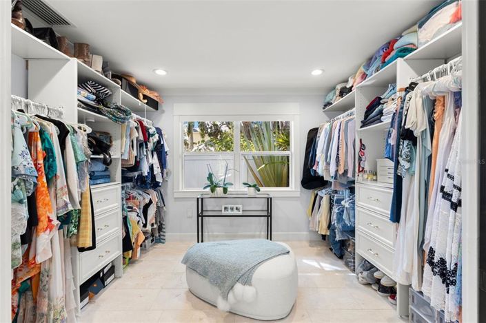 Image No.27-3 Bed Property for sale