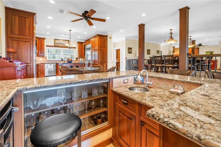 Image No.18-4 Bed Townhouse for sale