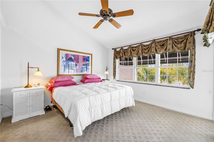 Image No.31-4 Bed Townhouse for sale