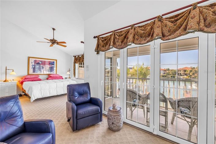 Image No.34-4 Bed Townhouse for sale