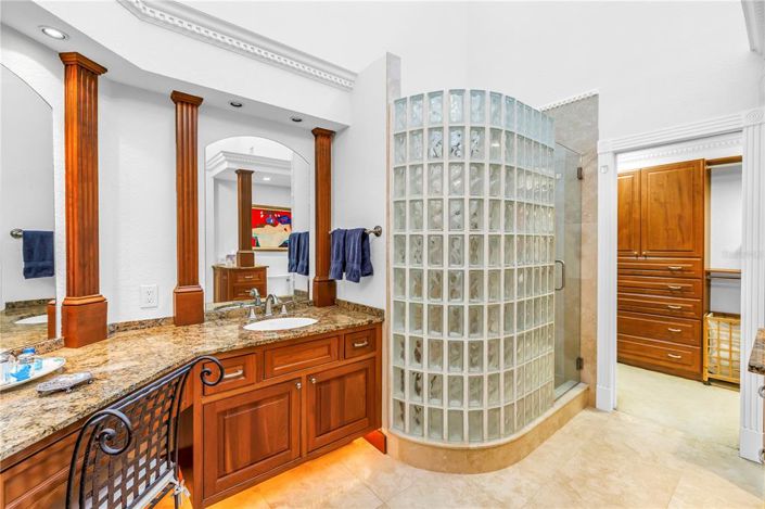 Image No.38-4 Bed Townhouse for sale