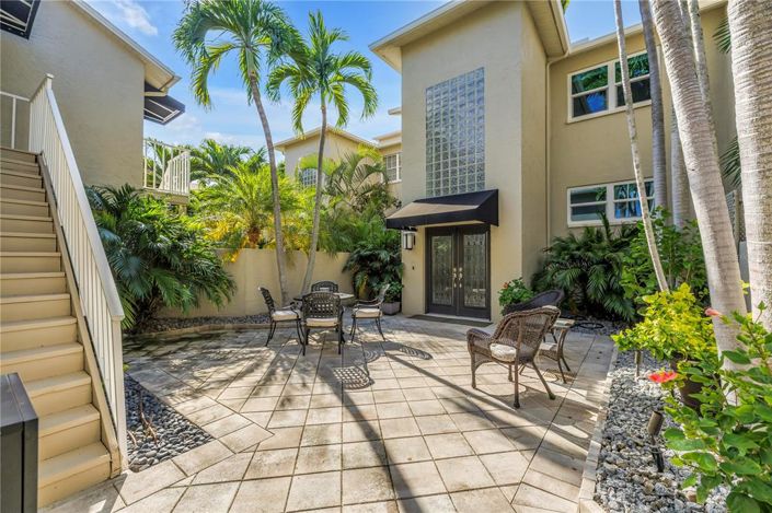 Image No.4-4 Bed Townhouse for sale