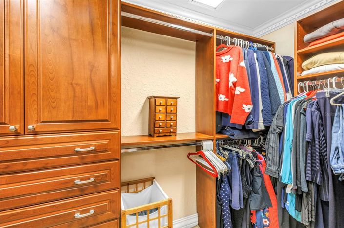 Image No.42-4 Bed Townhouse for sale