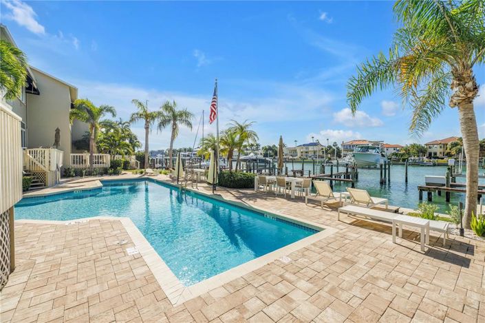 Image No.52-4 Bed Townhouse for sale