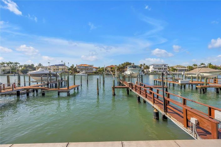 Image No.55-4 Bed Townhouse for sale