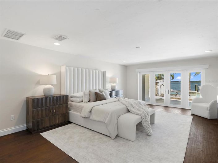 Image No.11-4 Bed Property for sale