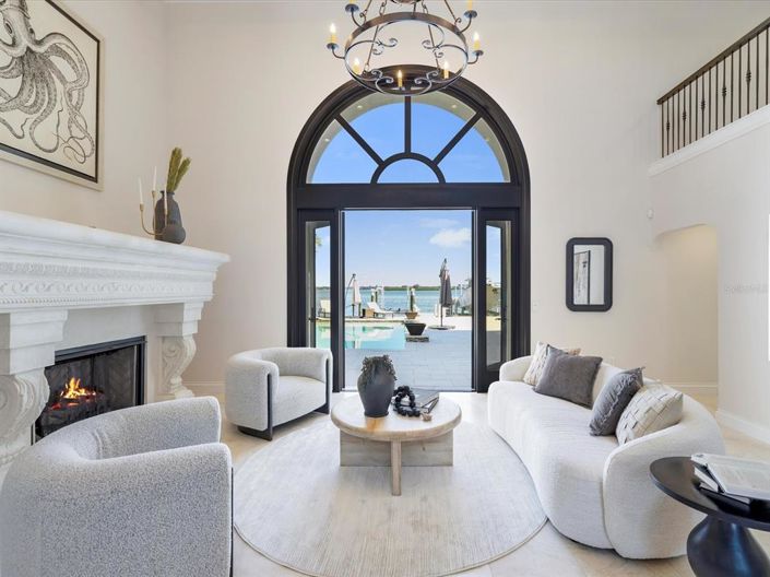 Image No.2-4 Bed Property for sale