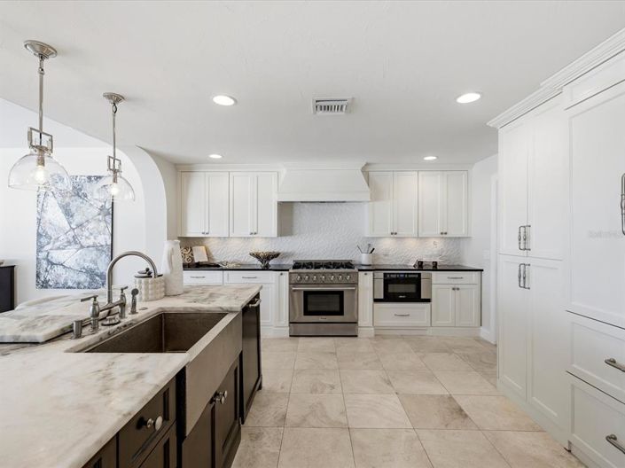 Image No.22-4 Bed Property for sale