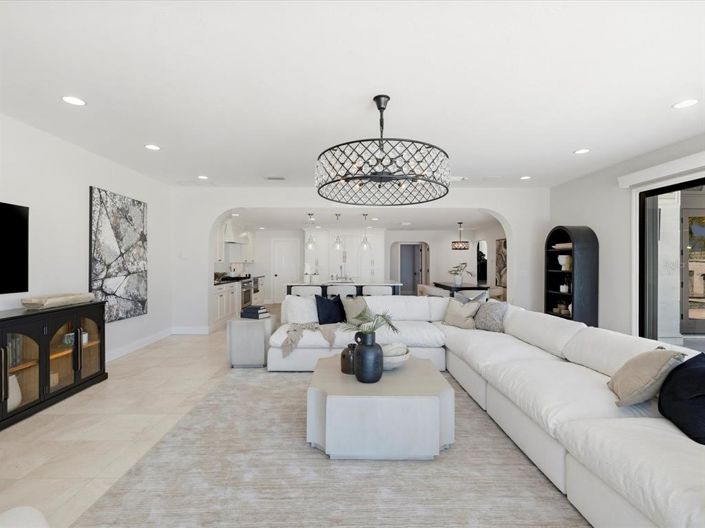 Image No.29-4 Bed Property for sale