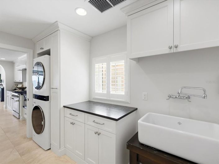 Image No.40-4 Bed Property for sale