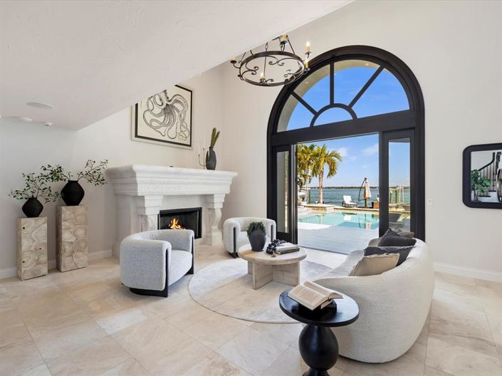 Image No.41-4 Bed Property for sale