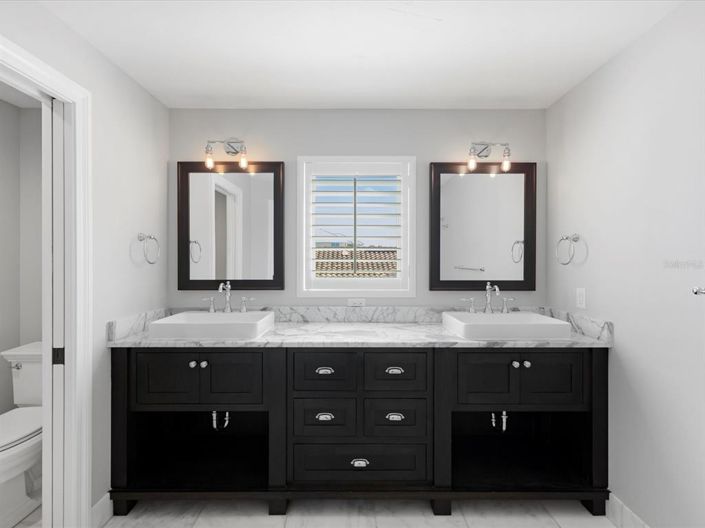 Image No.48-4 Bed Property for sale