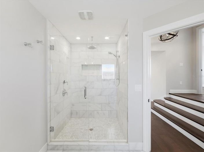 Image No.49-4 Bed Property for sale