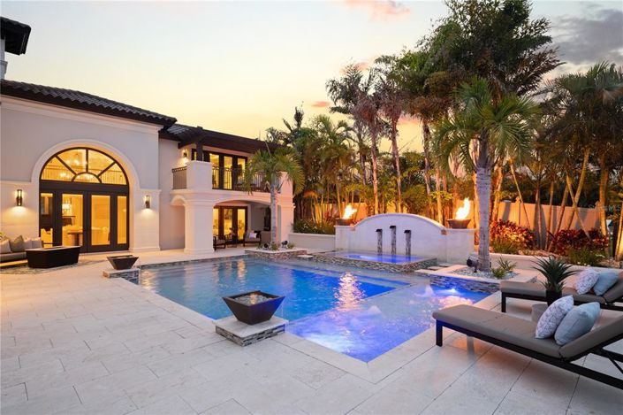 Image No.5-4 Bed Property for sale