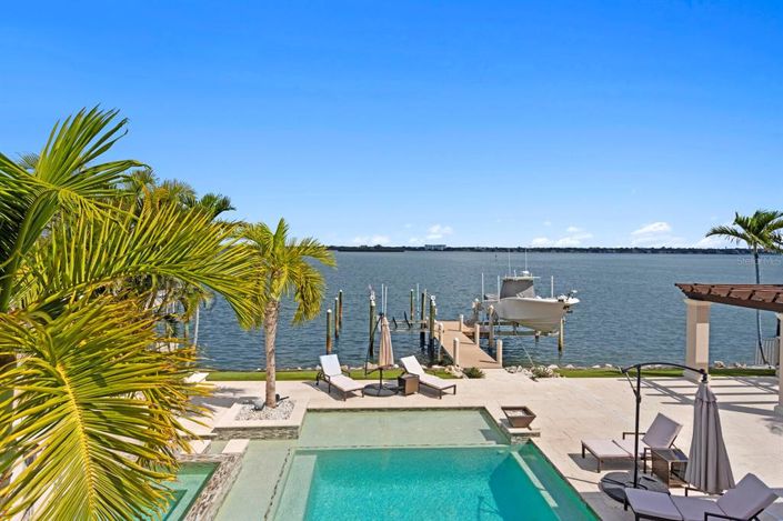 Image No.51-4 Bed Property for sale