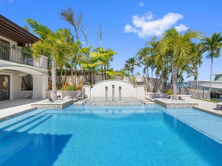 Image No.54-4 Bed Property for sale