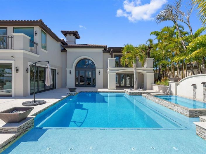 Image No.55-4 Bed Property for sale