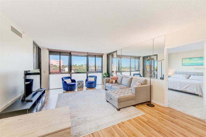 Image No.14-2 Bed Property for sale