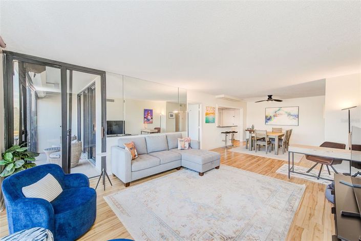 Image No.15-2 Bed Property for sale