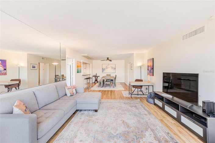 Image No.17-2 Bed Property for sale