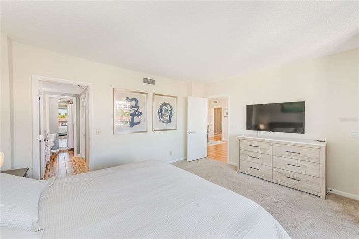 Image No.20-2 Bed Property for sale