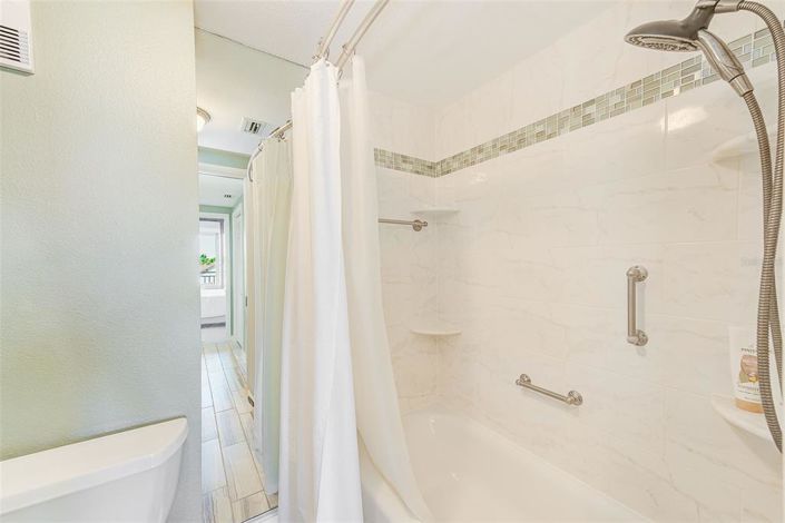 Image No.22-2 Bed Property for sale