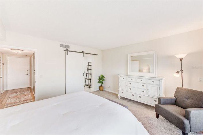 Image No.28-2 Bed Property for sale