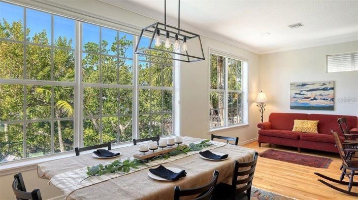 Image No.12-4 Bed Property for sale