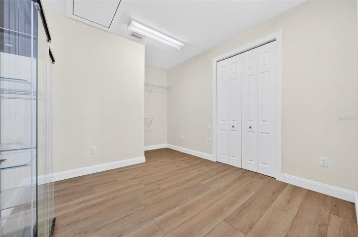 Image No.39-5 Bed Property for sale