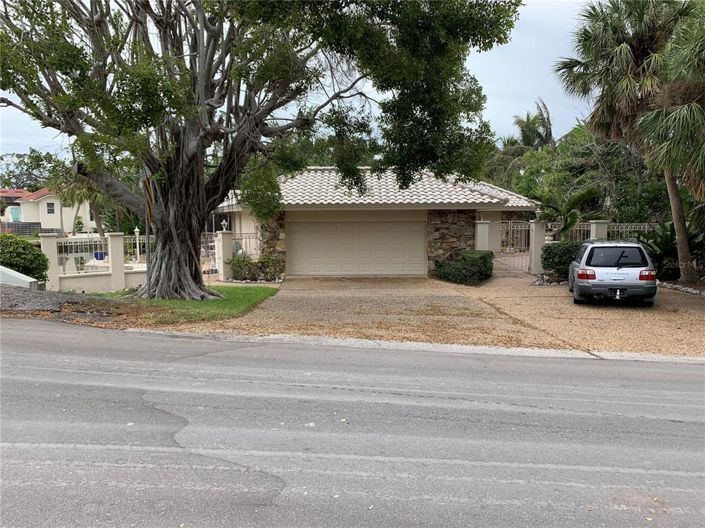 Image No.8-4 Bed Property for sale