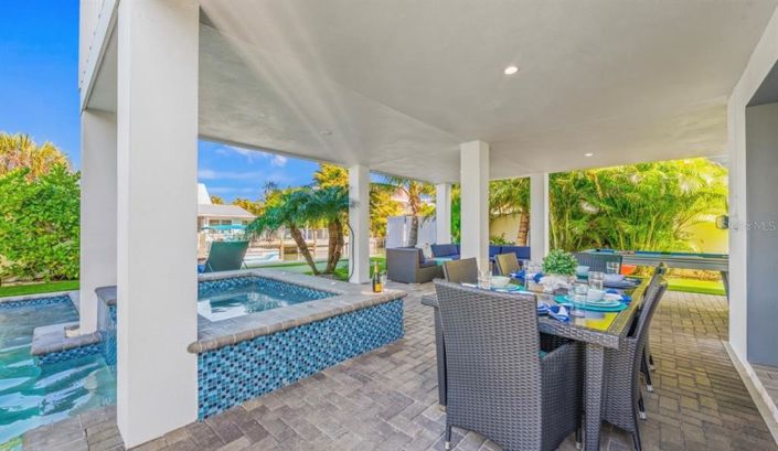 Image No.13-7 Bed Property for sale