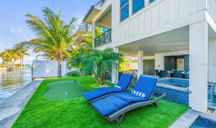 Image No.14-7 Bed Property for sale