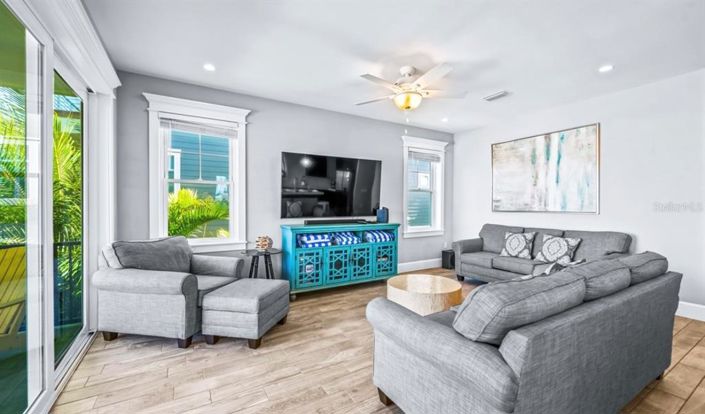 Image No.15-7 Bed Property for sale