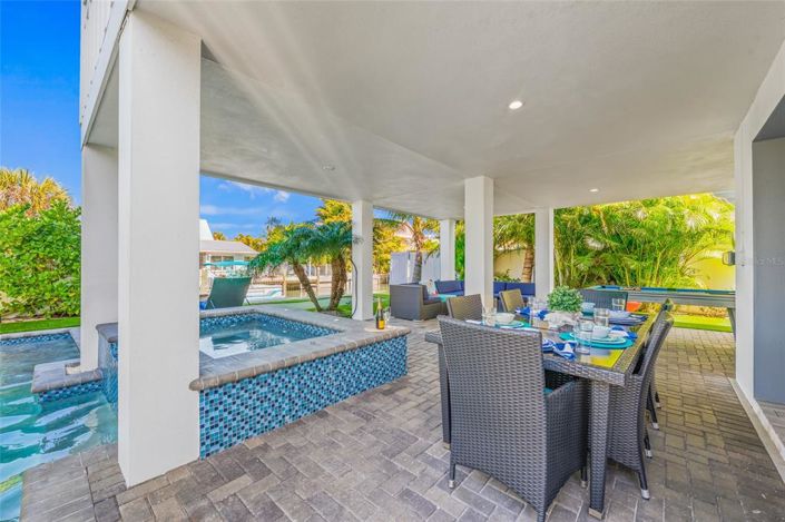 Image No.2-7 Bed Property for sale