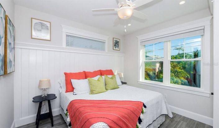 Image No.24-7 Bed Property for sale