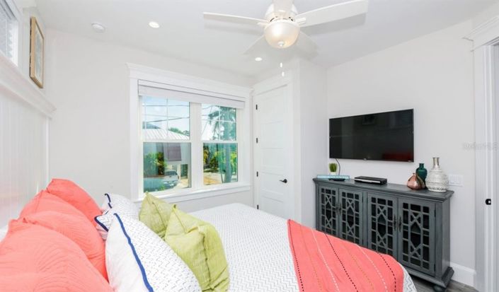 Image No.26-7 Bed Property for sale