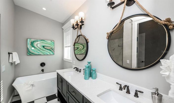 Image No.34-7 Bed Property for sale