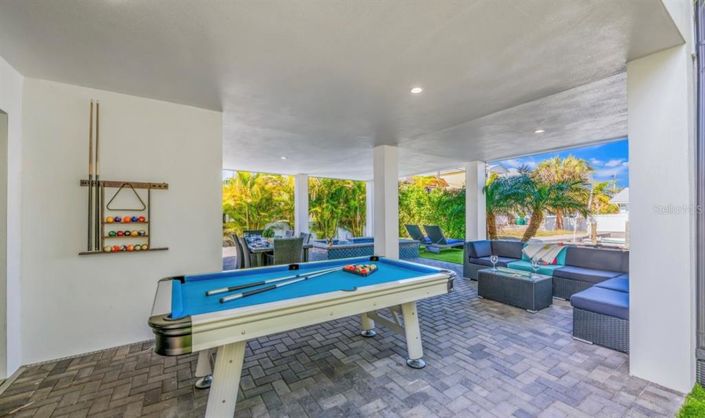 Image No.5-7 Bed Property for sale