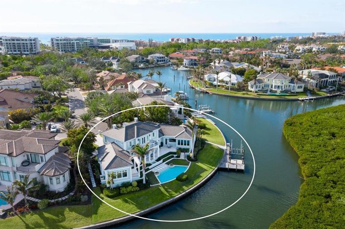 Image No.1-4 Bed Property for sale