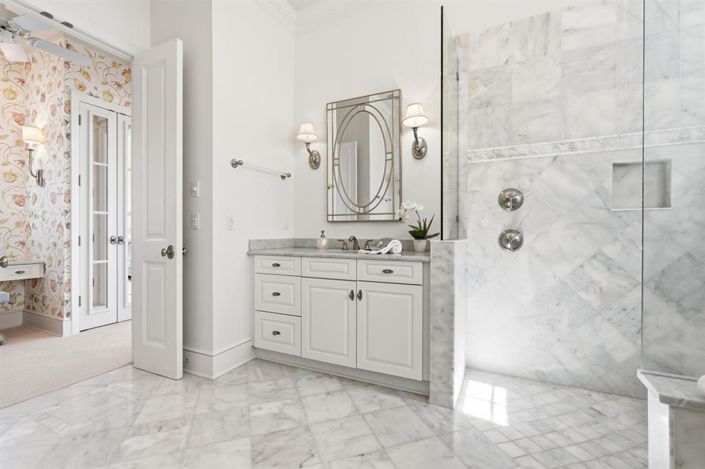 Image No.47-4 Bed Property for sale