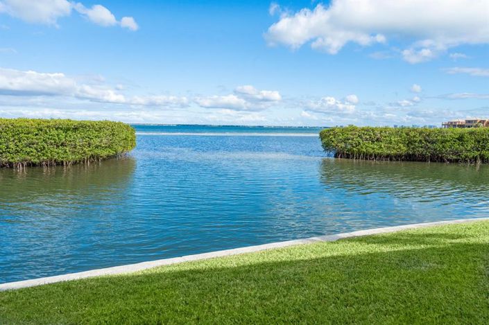 Image No.55-4 Bed Property for sale