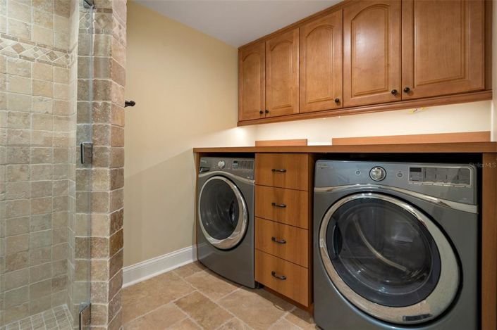 Image No.20-4 Bed Property for sale