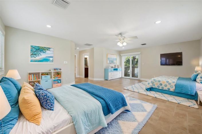 Image No.22-4 Bed Property for sale