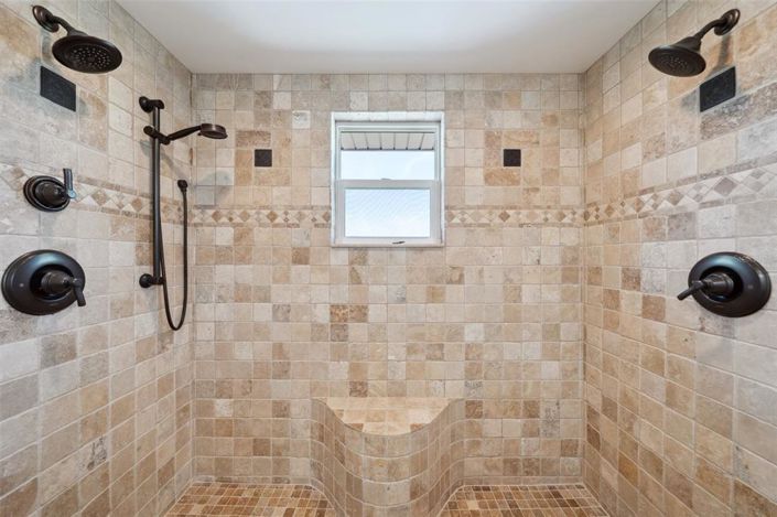 Image No.39-4 Bed Property for sale