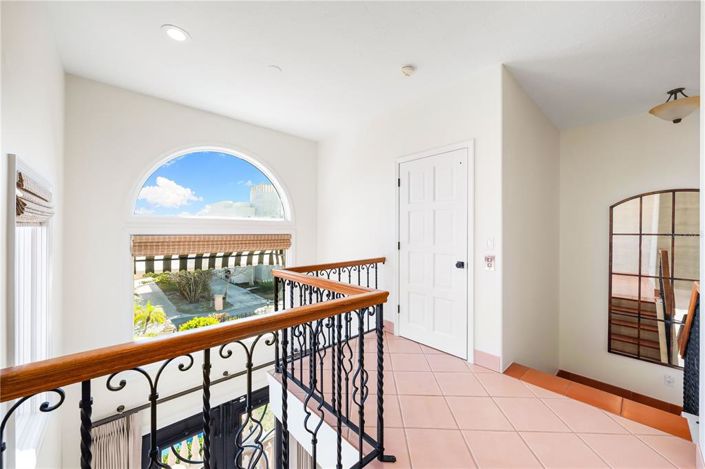 Image No.37-3 Bed Property for sale