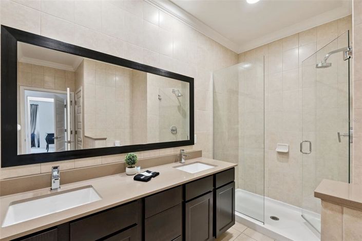 Image No.20-2 Bed Townhouse for sale