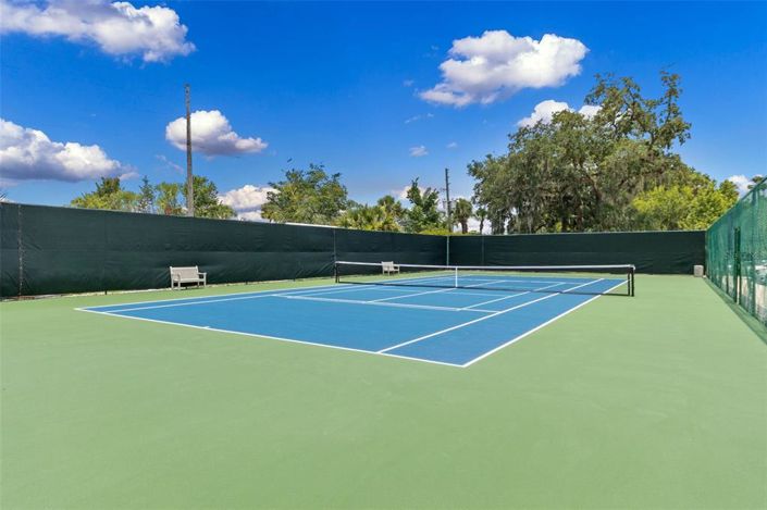 Image No.37-2 Bed Townhouse for sale