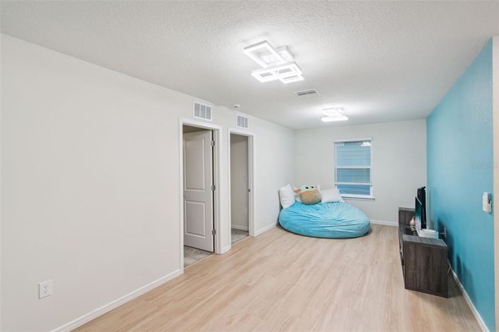 Image No.16-5 Bed Property for sale