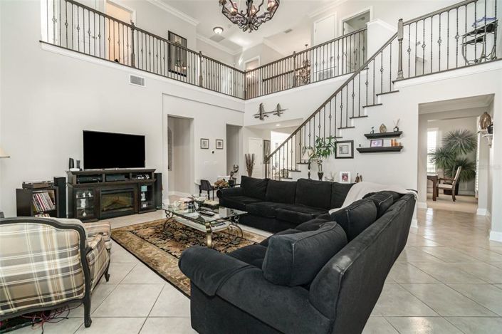 Image No.12-5 Bed Property for sale