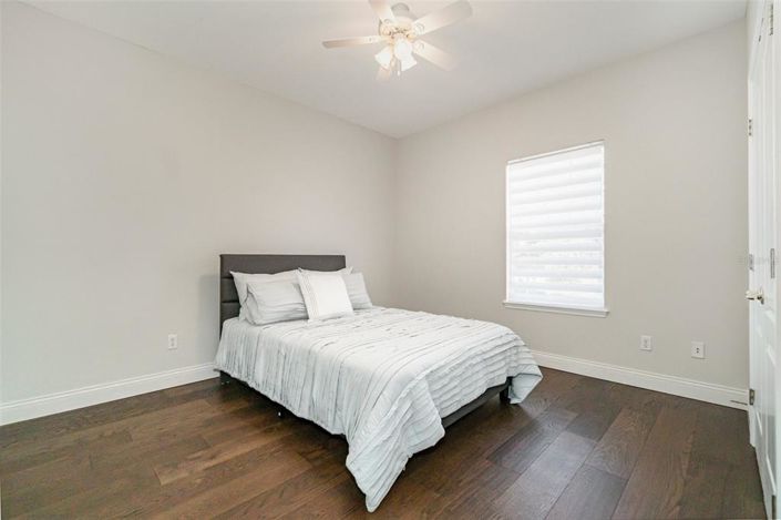 Image No.28-5 Bed Property for sale